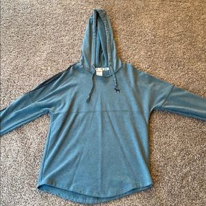 Women’s light pullover